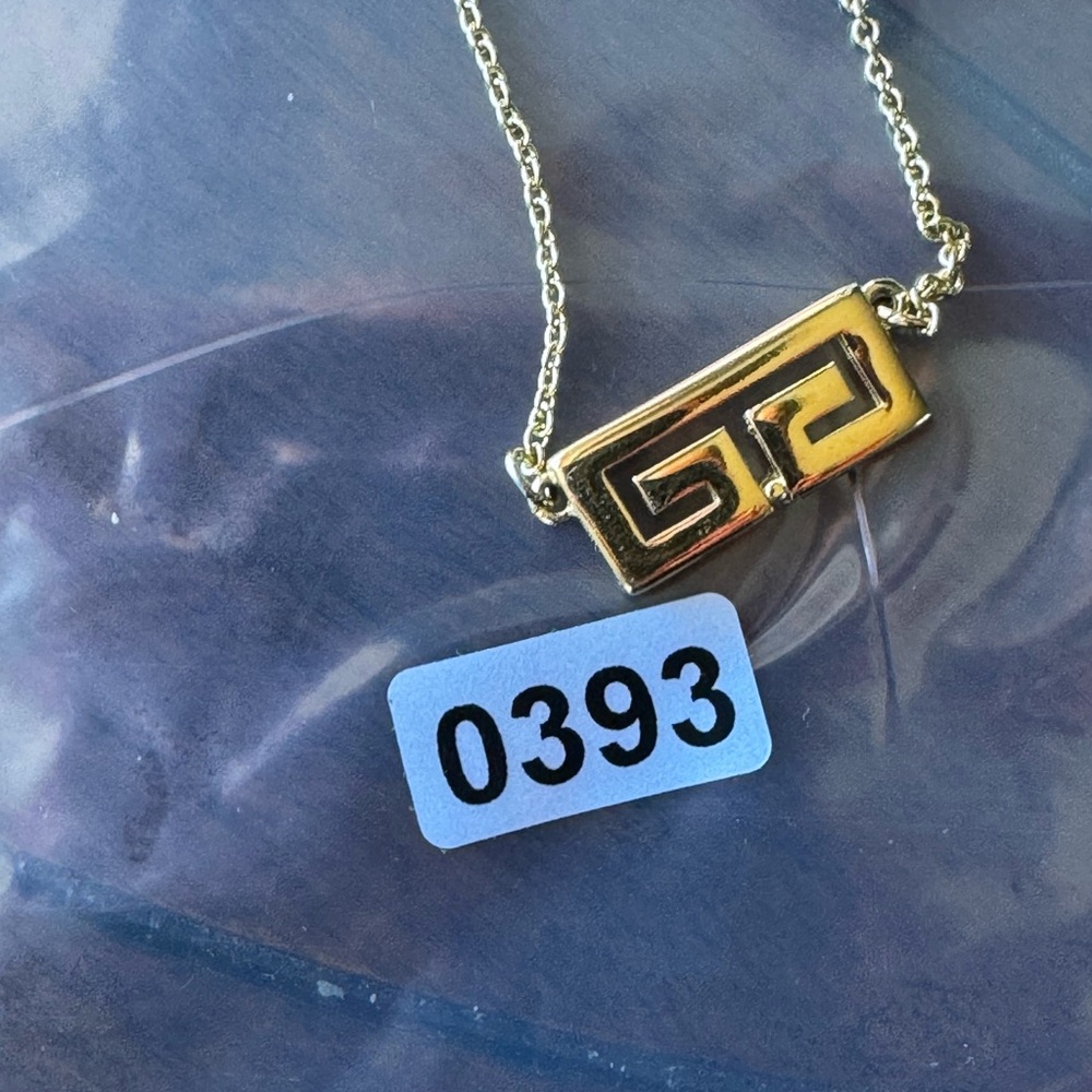 Givenchy Vintage Double G Logo Necklace - Picture 7 of 7